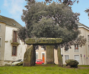 Dolmen des Trois pierres à Saint-Nazaire